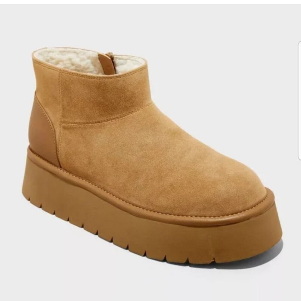 New Wild Fable Women's Missy Platform Boots with Memory Foam In Beige